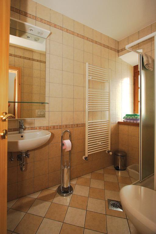 Apartments Janks Vremski Britof Pokój zdjęcie