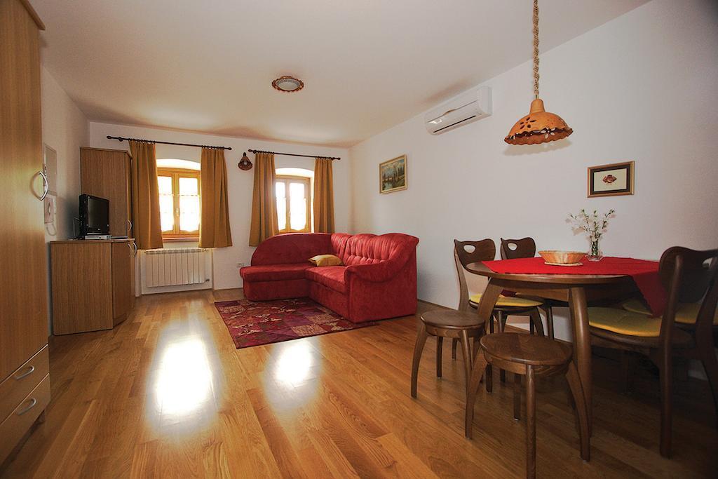 Apartments Janks Vremski Britof Pokój zdjęcie