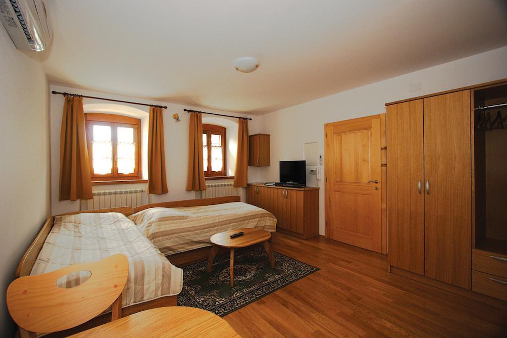 Apartments Janks Vremski Britof Pokój zdjęcie